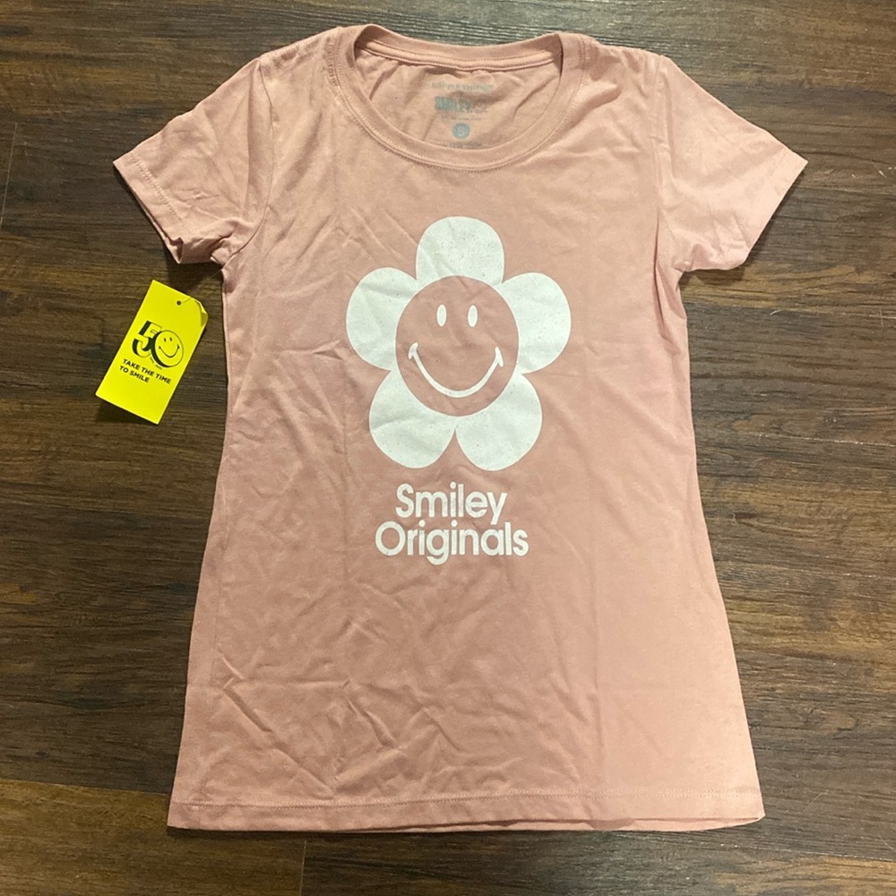 Unique vintage x smiley flower smiley tee size small